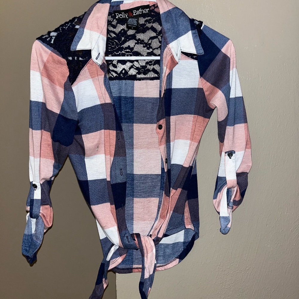 Long sleeve with a quarter sleeve button collard shirt